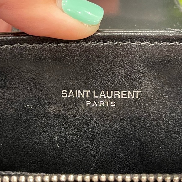 YSL
Black Quilted Y Leather Small LouLou Shopping Crossbody Tote Bag - Picture 8 of 16